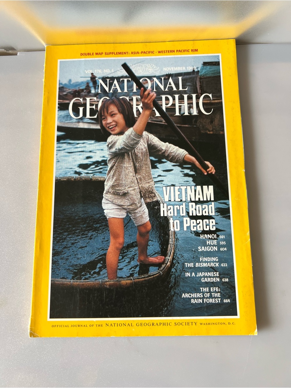 November 1989 issue of National Geographic magazine